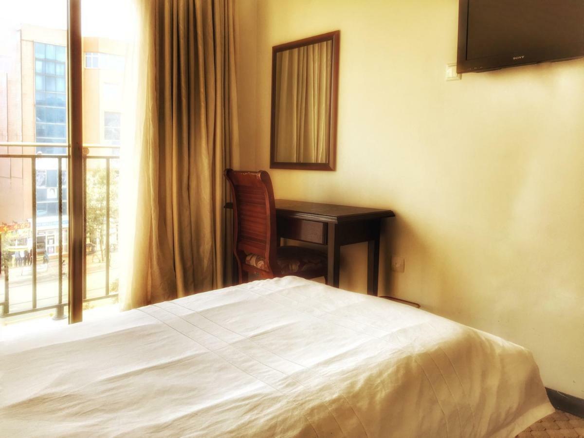 Top Ten Hotel Addisz-Abeba Kültér fotó